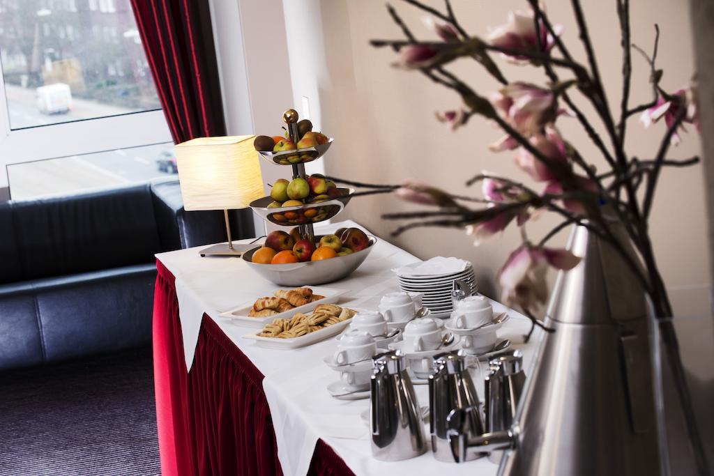 Tryp By Wyndham Bremen Airport Otel Restoran fotoğraf